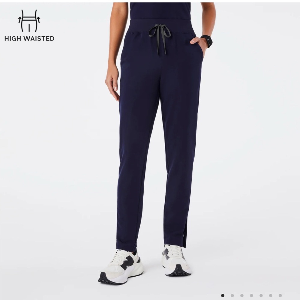 Bristol tapered figs size large. New without tags. Smoke free pet free home